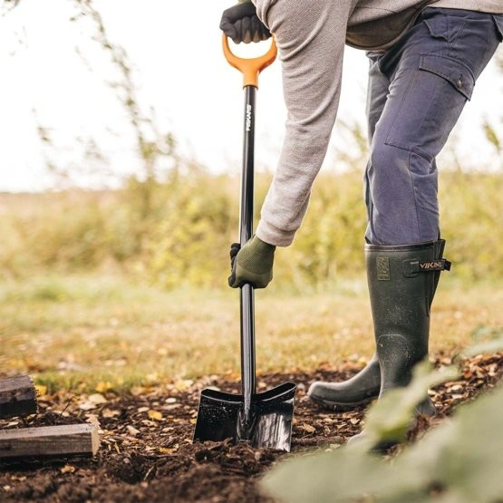 Лопата Fiskars штикова подовжена Soild XL(1067517) 2