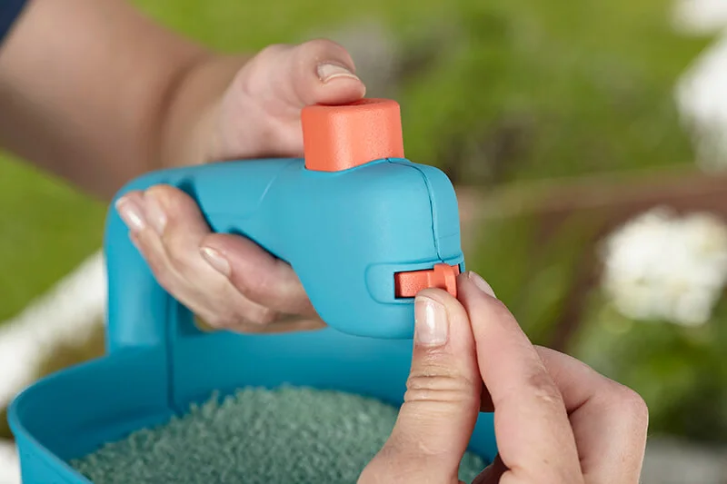 Разбрасыватель-сеялка  M, 1,8л, Gardena, 00431 4