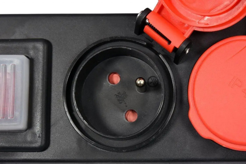 Подовжувач YATO із заземленням на 4 розетки, 3м (YT-81241) 4