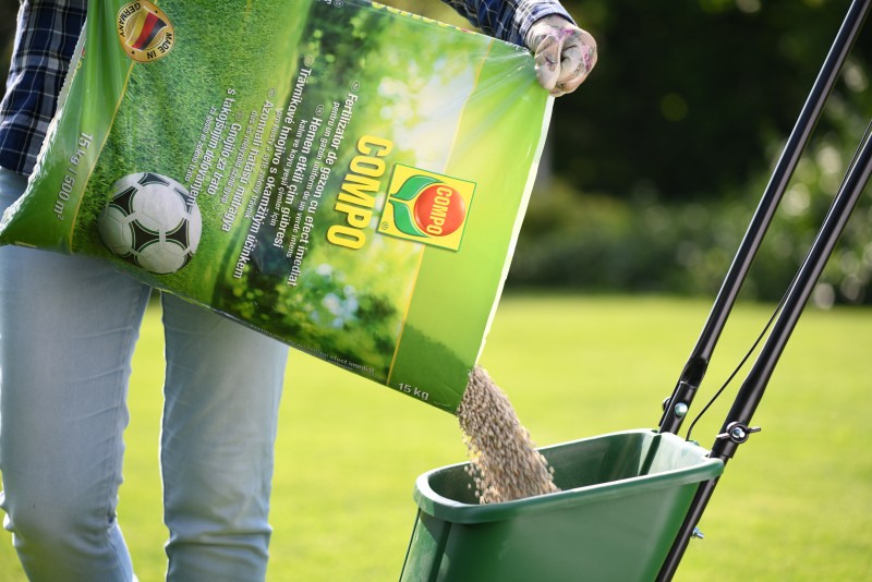 1830 Компо Тверде добриво для газонів швидкої дії 15кг 4