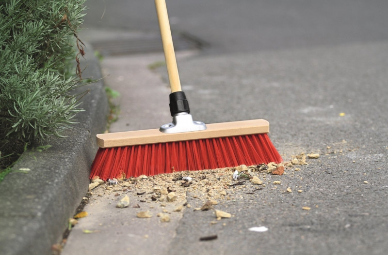 Вулична щітка Golwood 60 см з кріпленням, червона (G600 / 2.3.1.1) 3