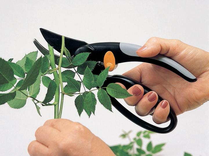 Секатор , универсальный, плоскостной с петлей для пальцев, Fiskars, 111440 4