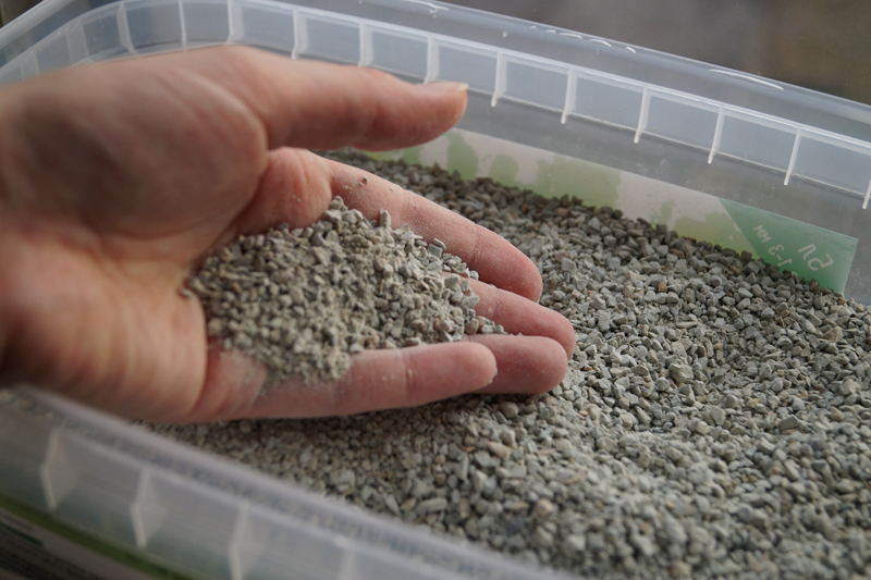 Мінерал Цеоліт природний для газону, фр. 1-2мм, 5л, Цеоліт Біо 2